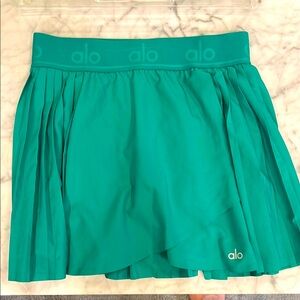 Alo pleated tennis skirt with built-in shorts size small